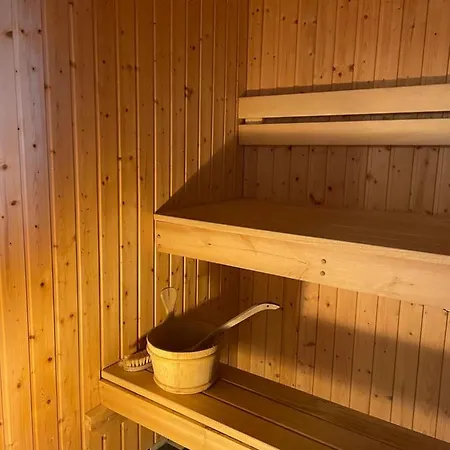 شقة Floor With Sauna, Wi-fi And Own Entrance